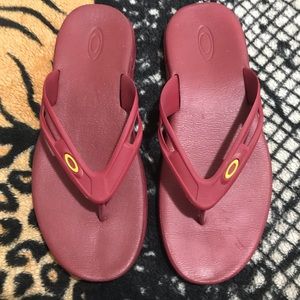 Oakley Men’s Flip-Flop Sandals.